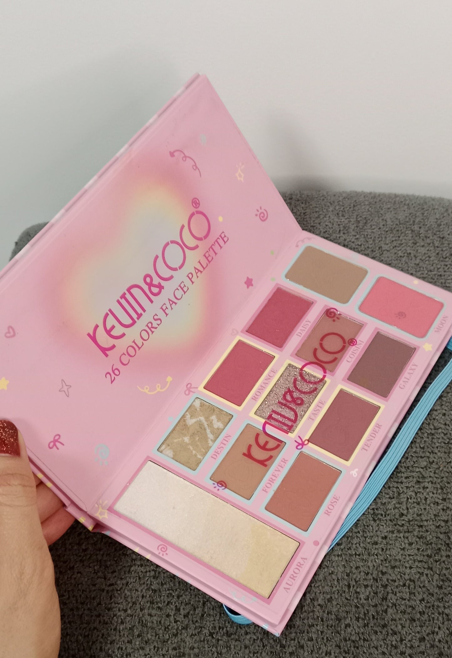 🌈✨ Paleta de sombras 22 Colores – Cute fantasy kevin & coco ✨🌈