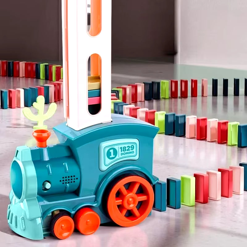 El tren mágico de diversión en cadena, un dominó para grandes y pequeños.