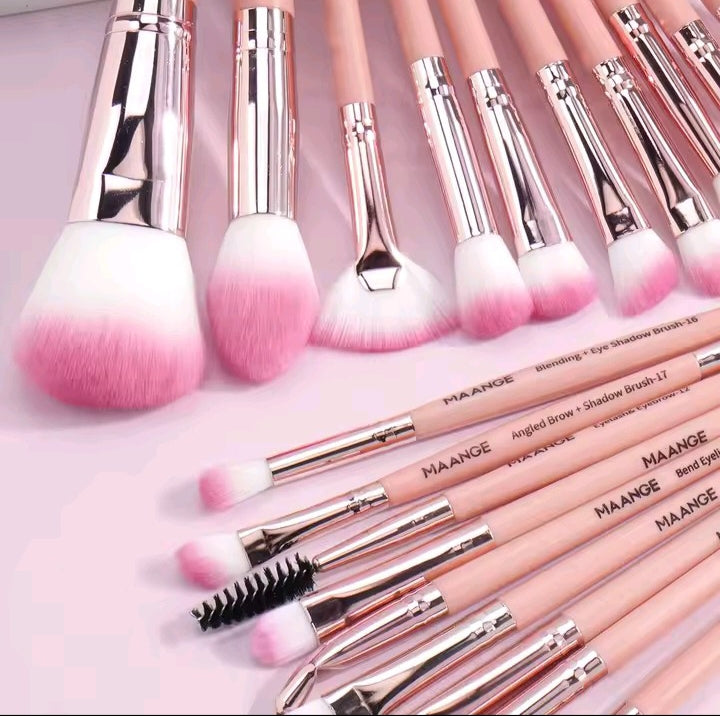 💋Tu arma secreta de belleza: brochas, esponjas y más ¡A Brillar!💎