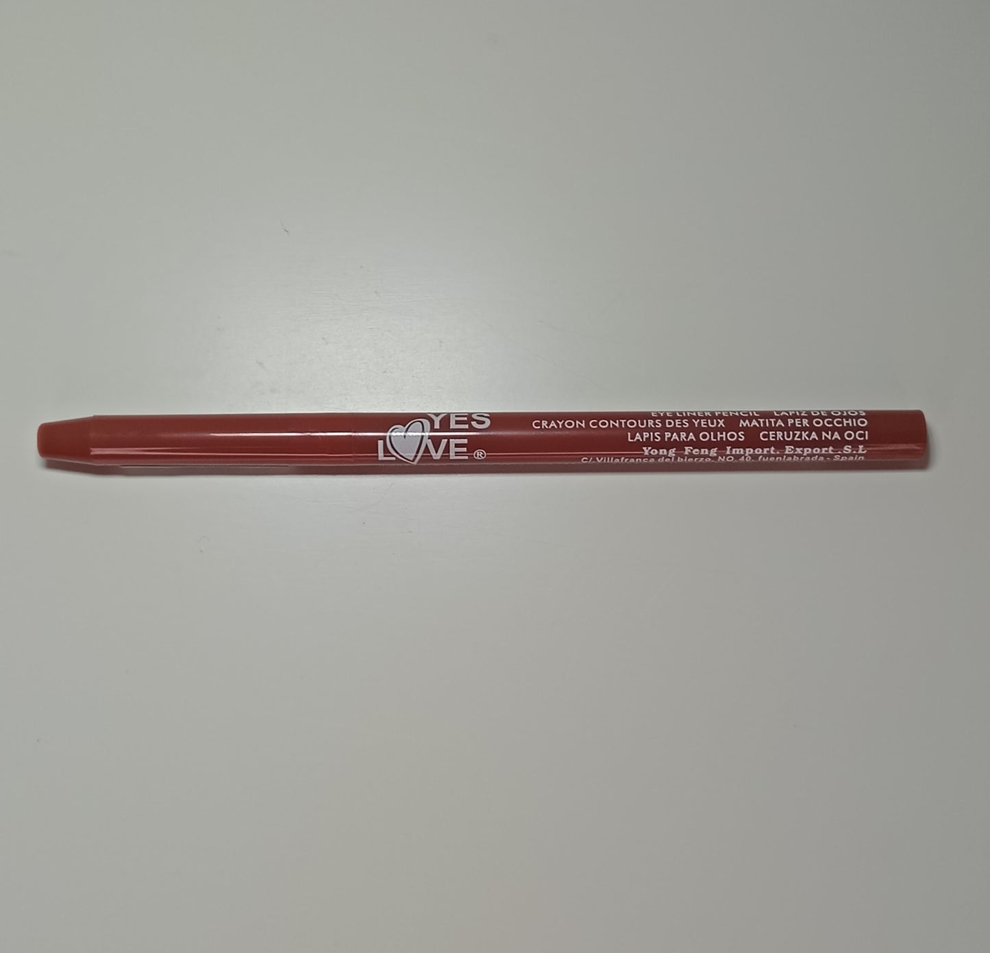 🤎 Perfilador de ojos marrón YES LOVE – Suavidad y precisión todo el día