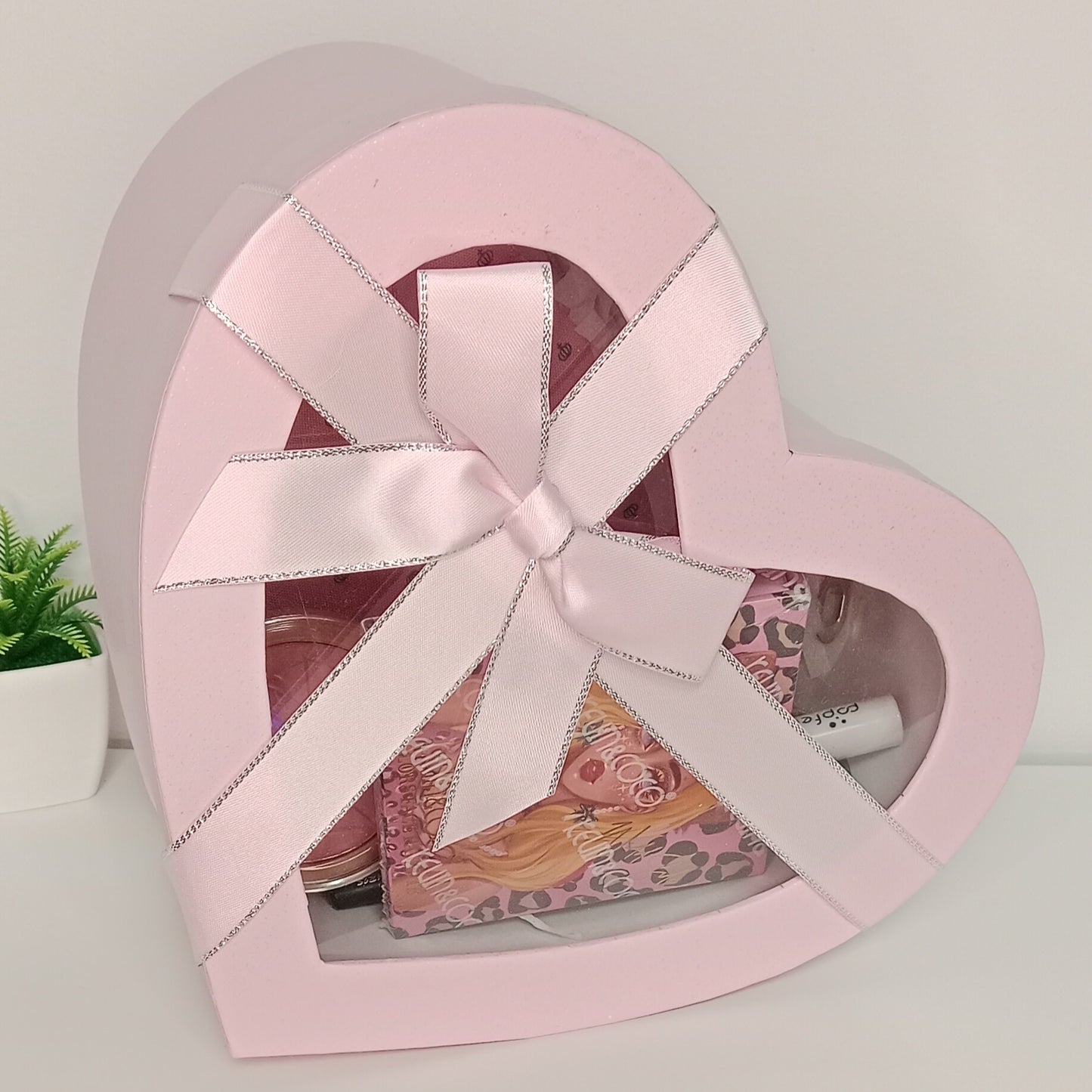 💝💄 Caja de regalo corazón con 7 productos – Brilla con estilo ✨🌸