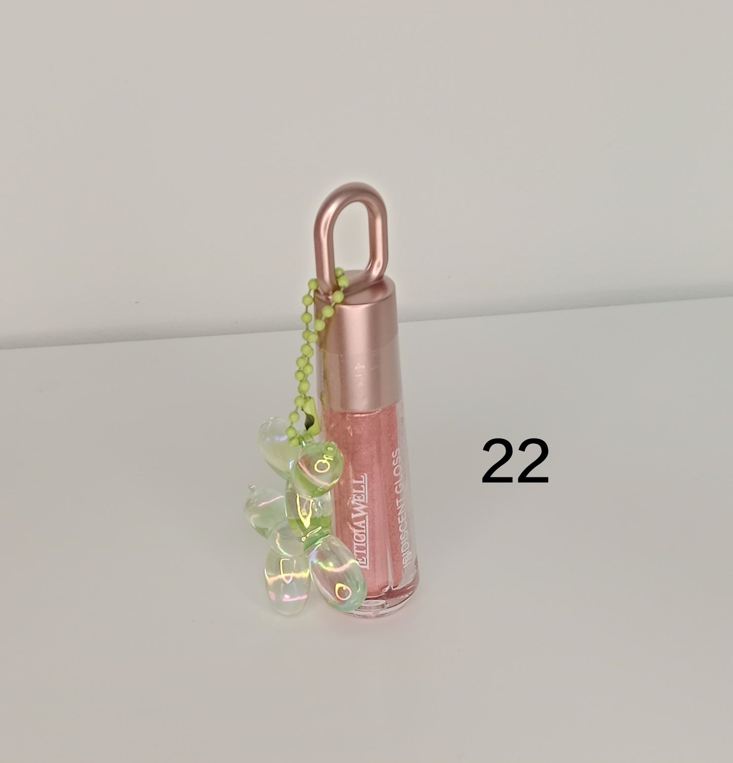 ✨ Gloss labial iridiscente Leticia Well – Brillo mágico & acabado holográfico 💎