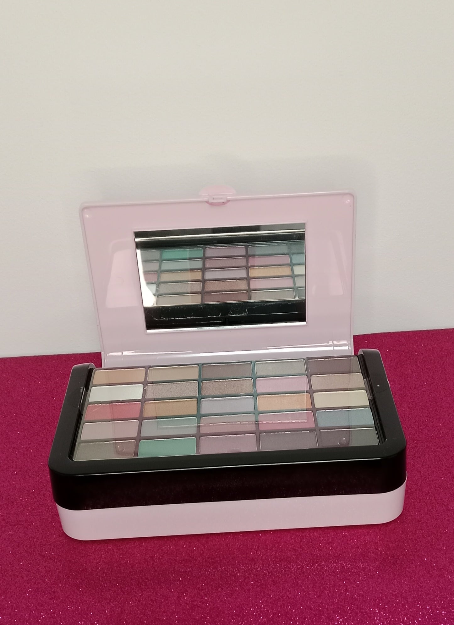 💖✨ Maletín de maquillaje “Love Chic” – Set completo ✨💖