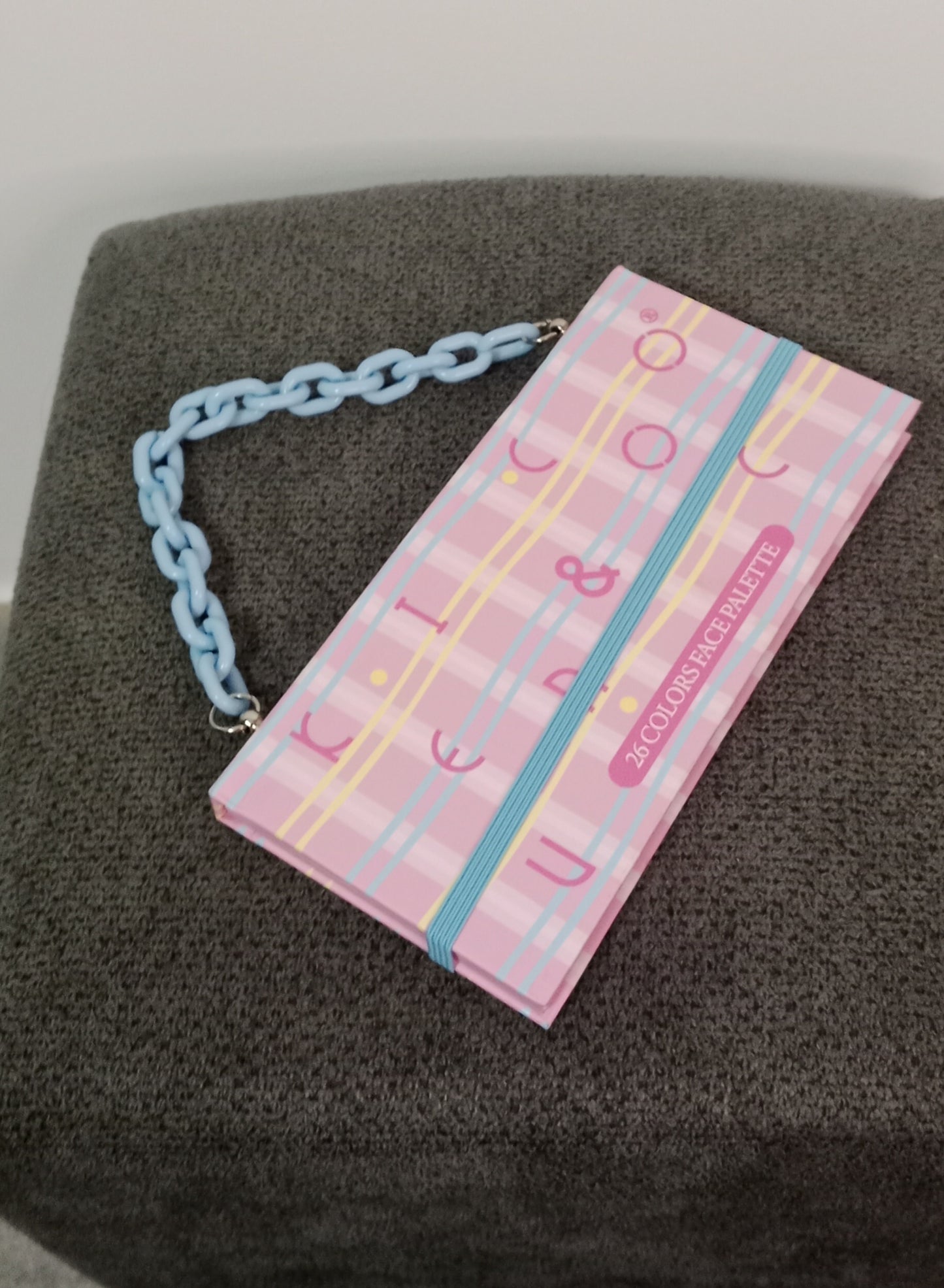 🌈✨ Paleta de sombras 22 Colores – Cute fantasy kevin & coco ✨🌈