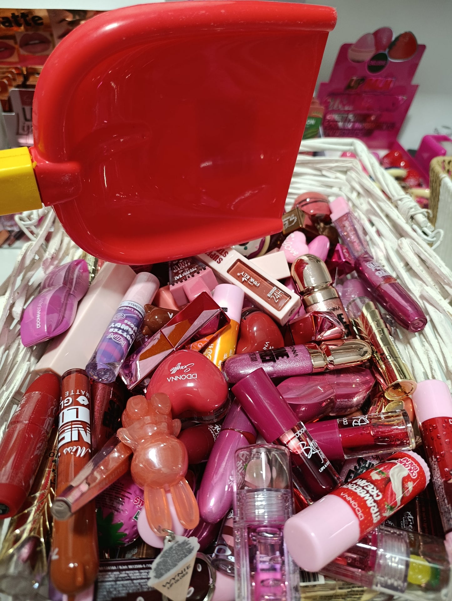 🎁 ¡Ahorra y brilla! Lip Bag (palazo) con +10 Labiales asegurados💋✨