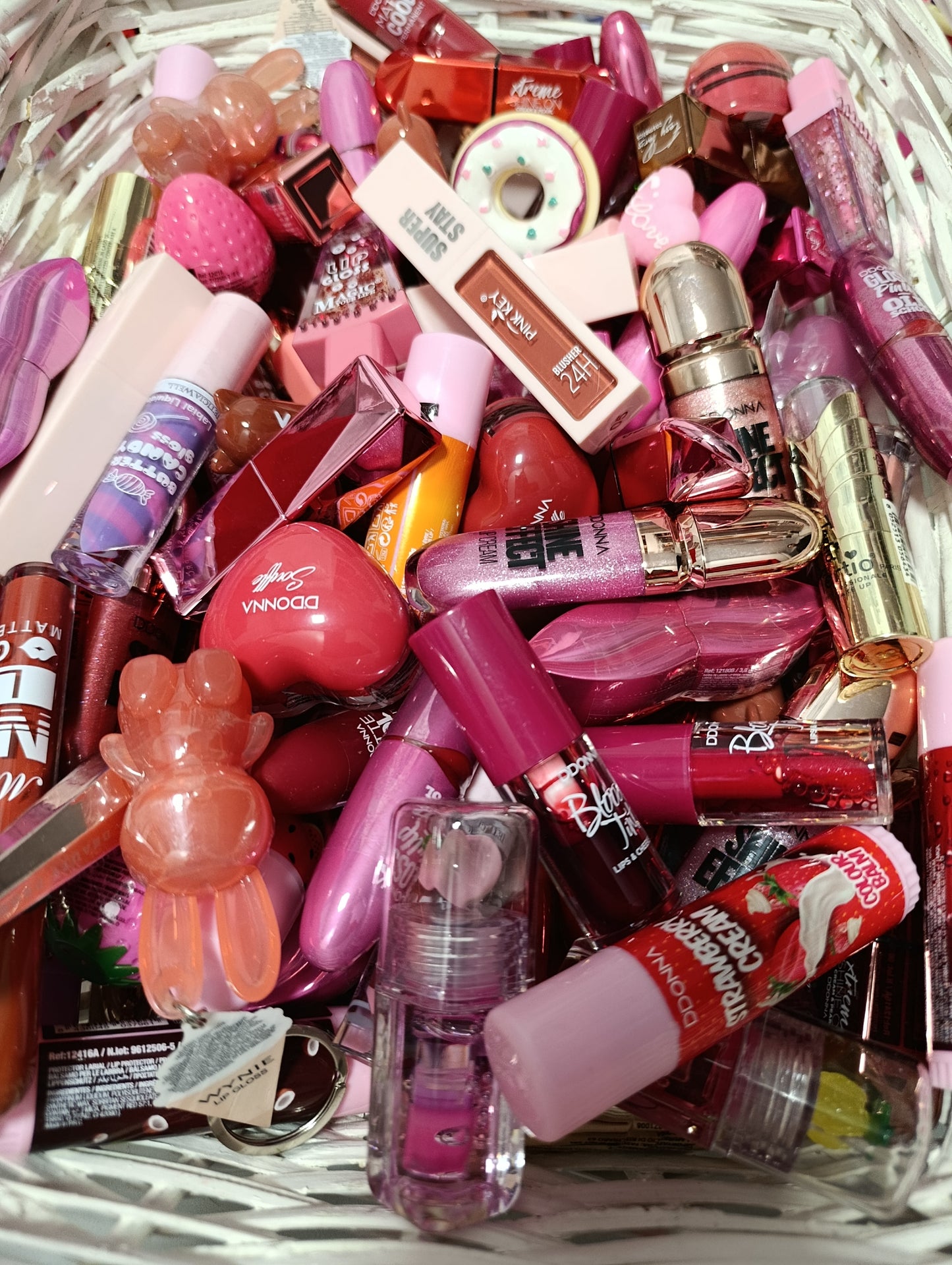 🎁 ¡Ahorra y brilla! Lip Bag (palazo) con +10 Labiales asegurados💋✨